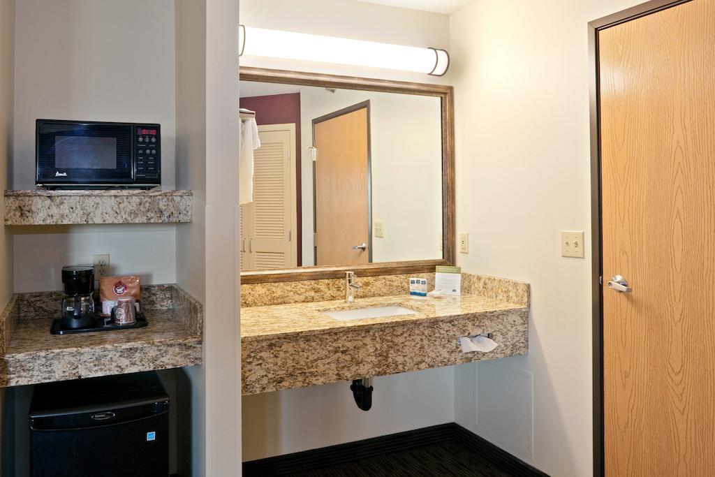 Americinn By Wyndham Chanhassen Dış mekan fotoğraf